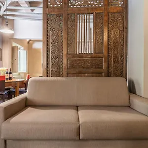 https://cavour37-apartments.it-tuscanyhotel.com