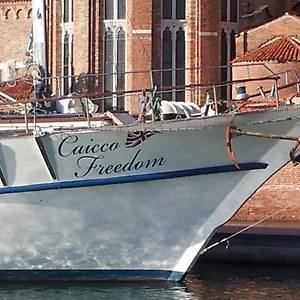 Hotel en barco Boat & Breakfast Caicco Freedom