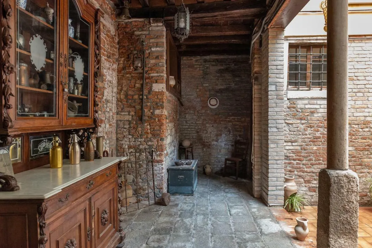 B&B Casin Dei Nobili Venice 2*,